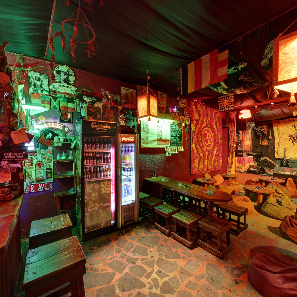 Calumet բարի ներսի աղյուսապատ սրահը և փափուկ լույսերը