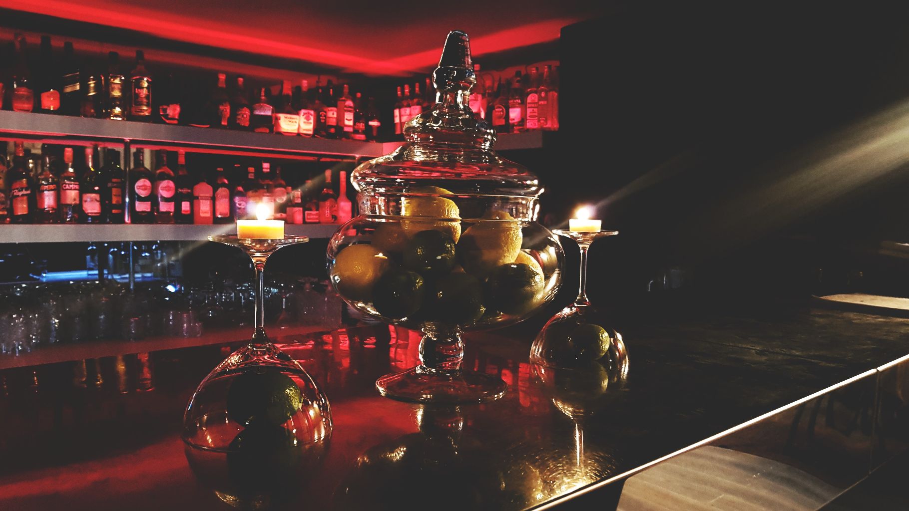 Kami Music Club-ի բարի սեղանը և կոկտեյլները