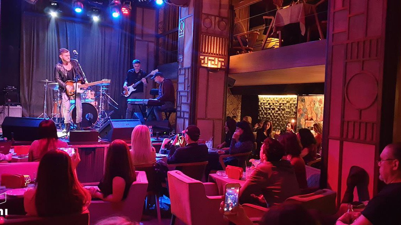 Kami Music Club-ի բեմը՝ լայվ երաժշտությամբ