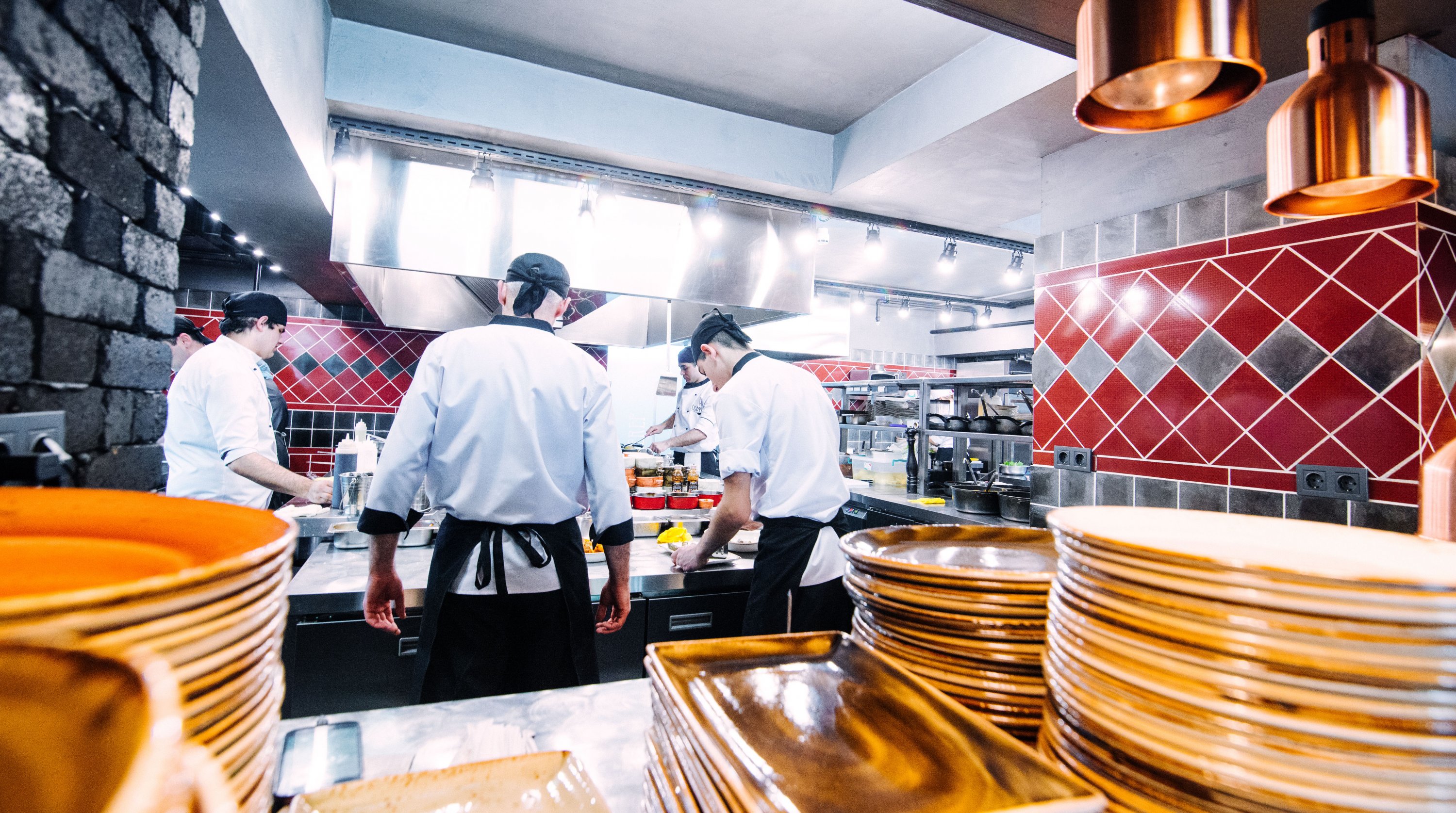 Sherep ռեստորանի բաց խոհանոցը՝ խոհարարներով