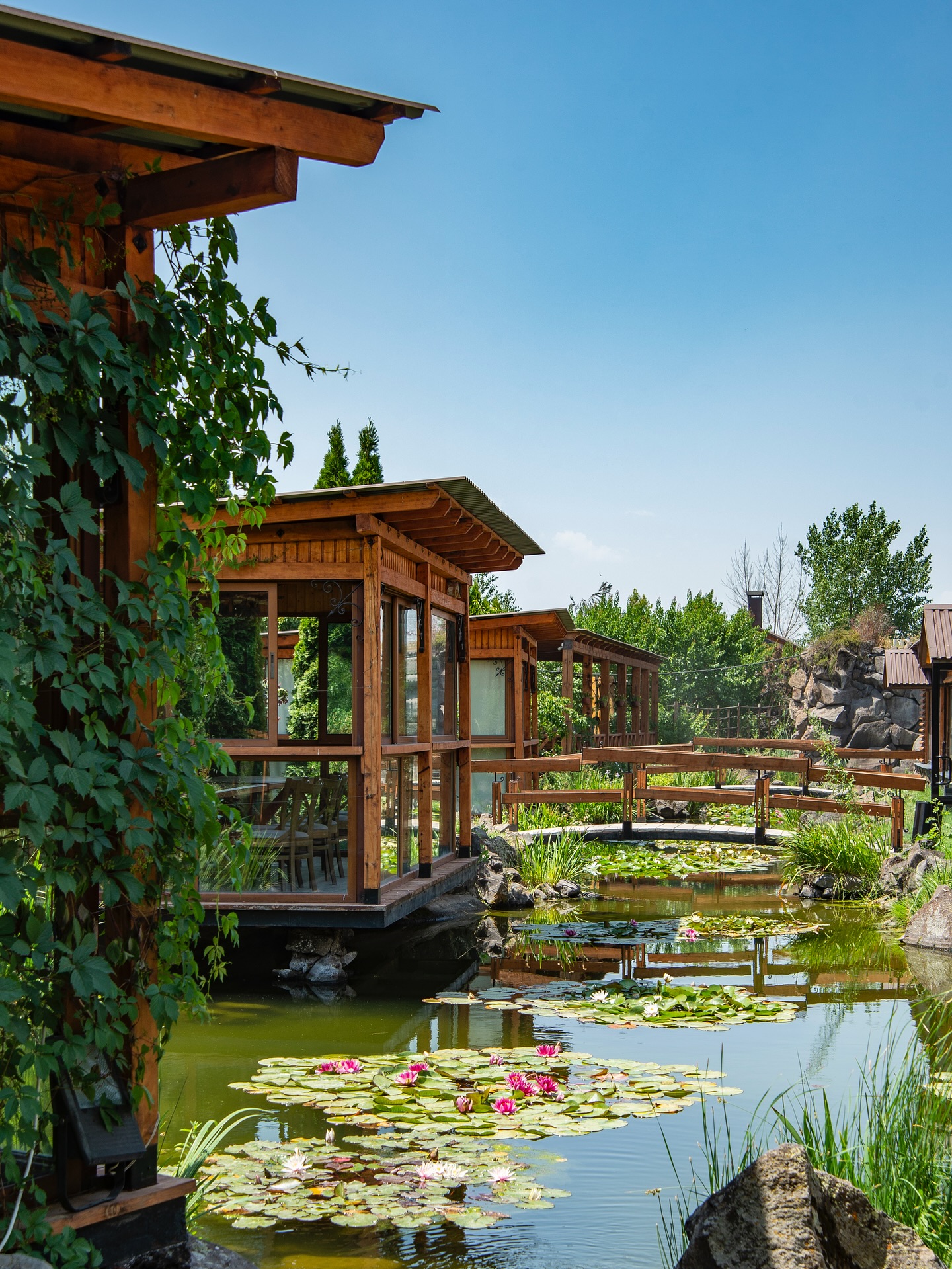 Ծիրանի այգի-ռեստորանի ընդհանուր տեսքը Արինջում