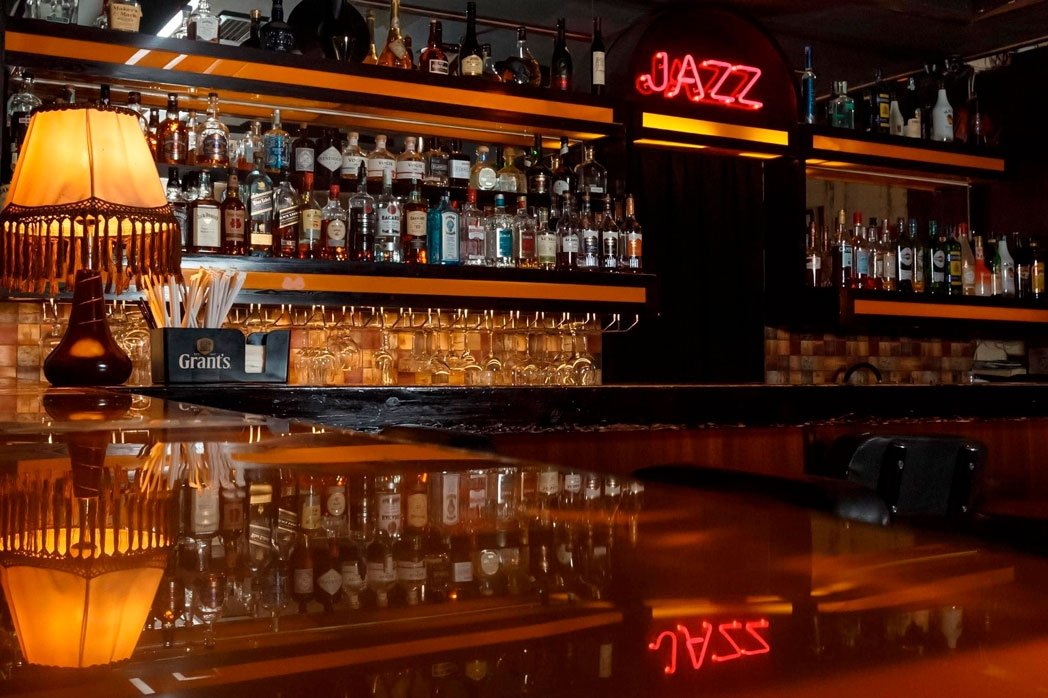 Ուլիխանյան ակումբի բարն ու կոկտեյլները Երևանում