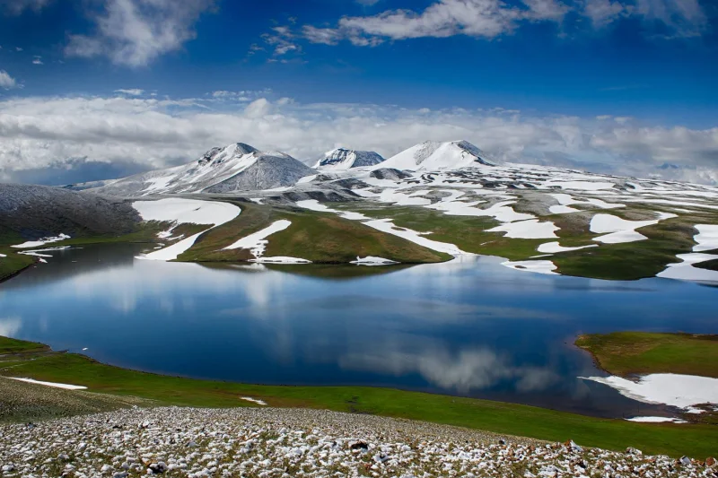 Ճանապարհը Քարի լճից դեպի Արագածի գագաթ՝ արշավային արահետ