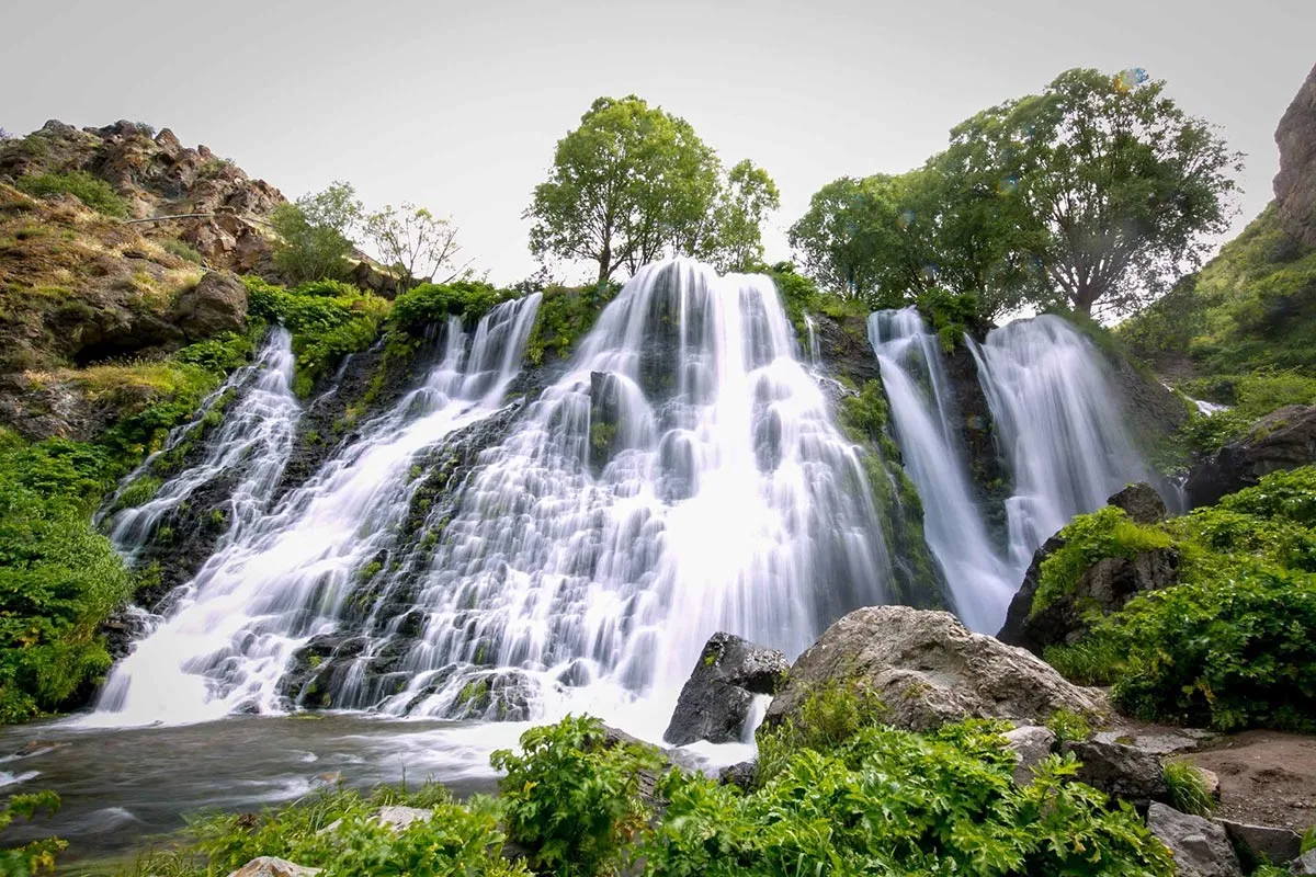 Շաքիի ջրվեժը՝ 18 մետր բարձրությամբ ջրային վարագույր, Սյունիքի լեռներում